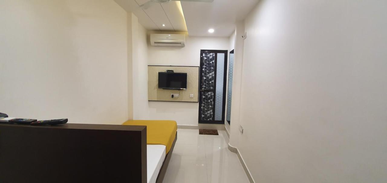 Hotel N K Bhuj Exterior photo