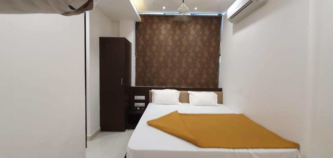 Hotel N K Bhuj Exterior photo
